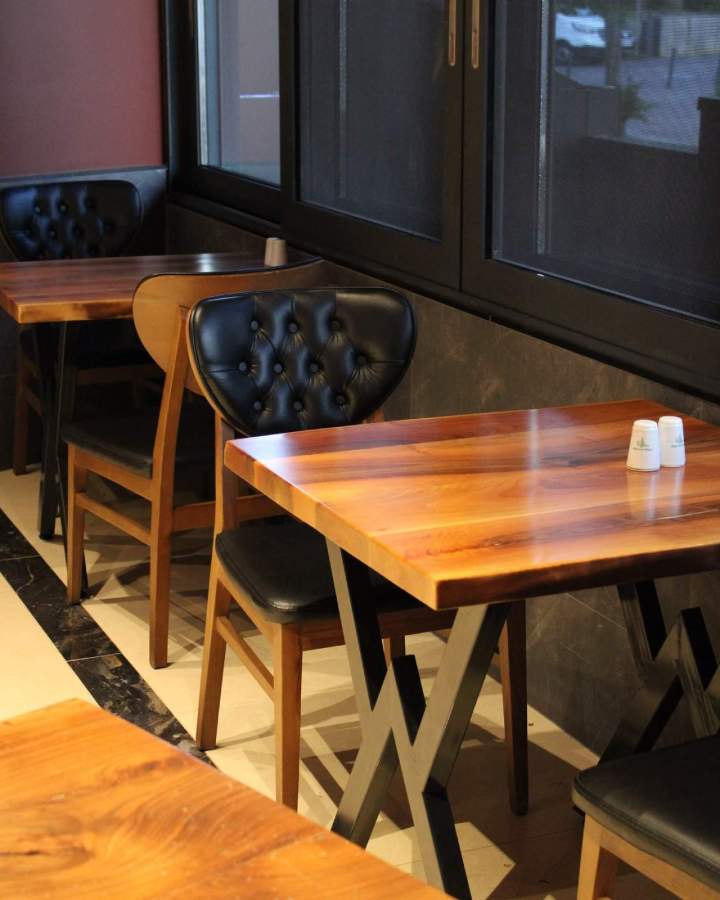 Tables restaurant turc Le Petit-Quevilly
